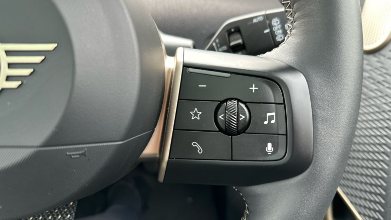 MINI Cooper 135kW E Classic 41kWh 3dr Auto Electric Hatchback